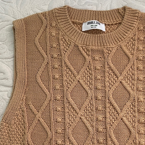 Double Zero Camel Cable Knit Sweater Vest - Picture 3 of 9